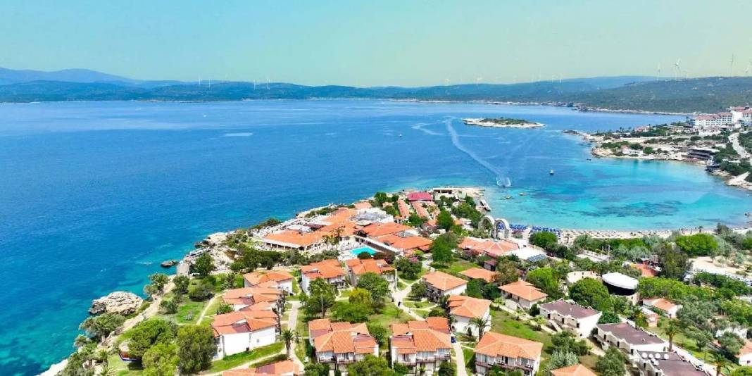 Bu köyü gören Alaçatı’yı unutuyor! Cennetin yanı başında: Doğasıyla hayran bırakıyor 1